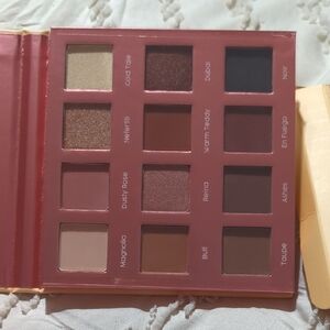 Farmasi Eyeshadow Palette with Rich Neutrals Brand New!
